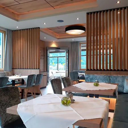 Stefansbruecke 3* Mutters