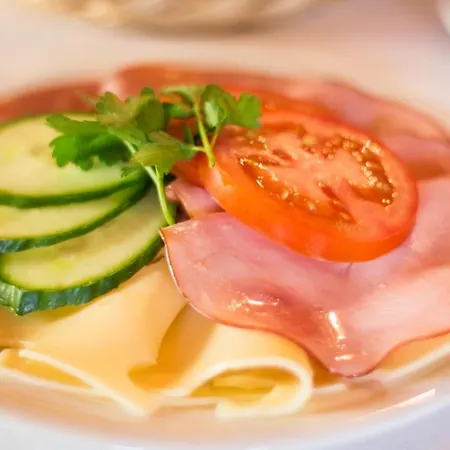 Stefansbruecke 3* Mutters