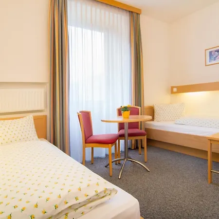 Stefansbruecke Hotel Mutters