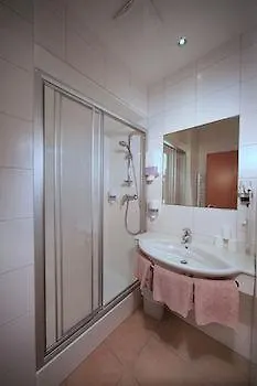 Отель Stefansbruecke