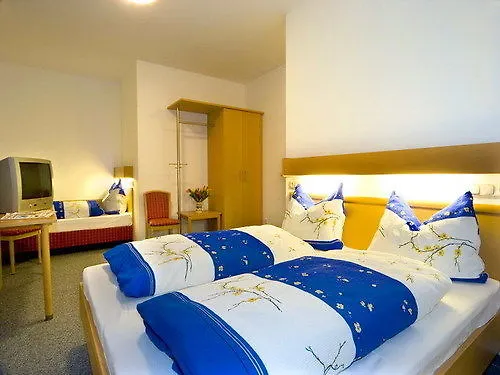 Stefansbruecke Szálloda 3*