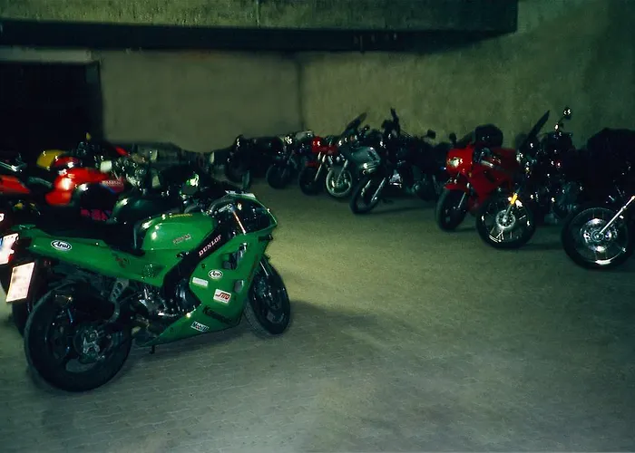 Stefansbruecke Отель Муттерс