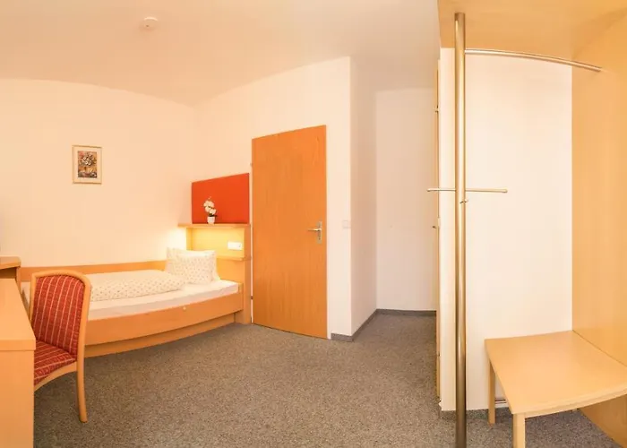 Отель Stefansbruecke Муттерс