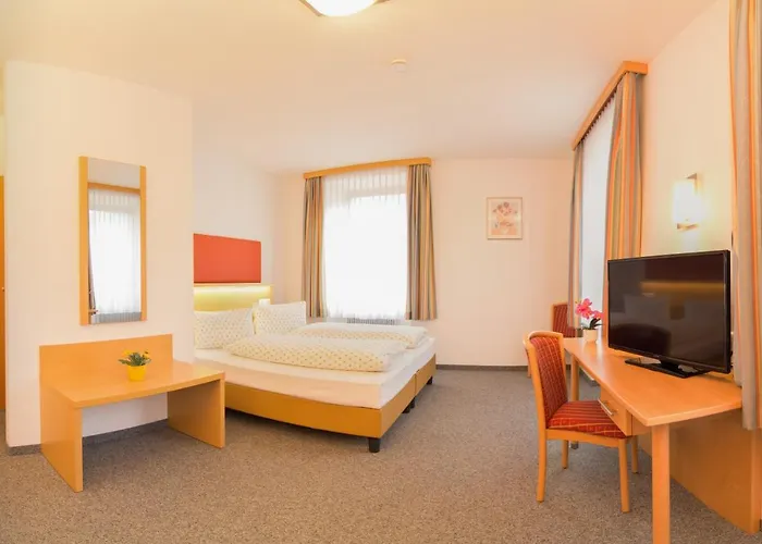 Stefansbruecke Отель Муттерс